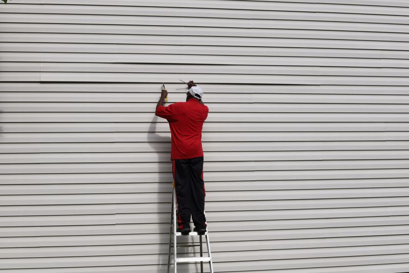 Experienced Siding Technicians